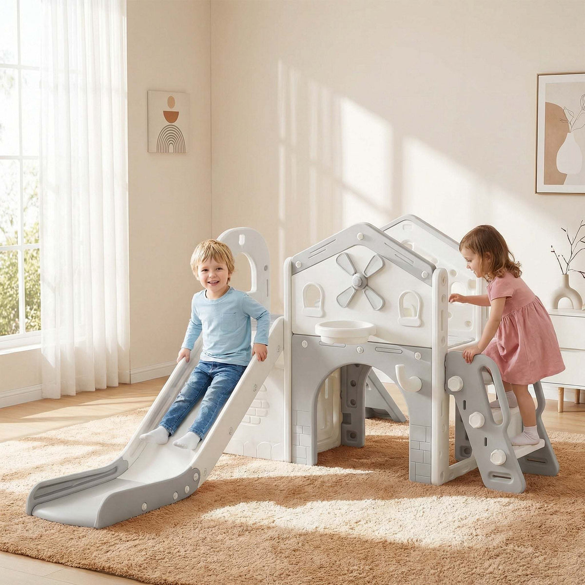 Kunststof speeltoestellen met glijbaan in zachte tinten voor peuters, geschikt voor binnen en buiten spelen